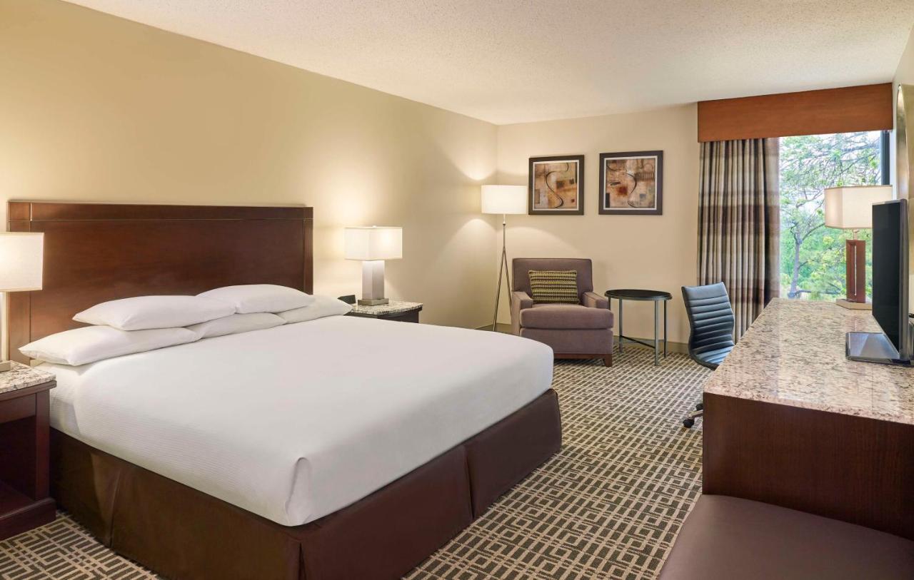 Hotel Doubletree By Hilton Houston Intercontinental Airport Exterior foto