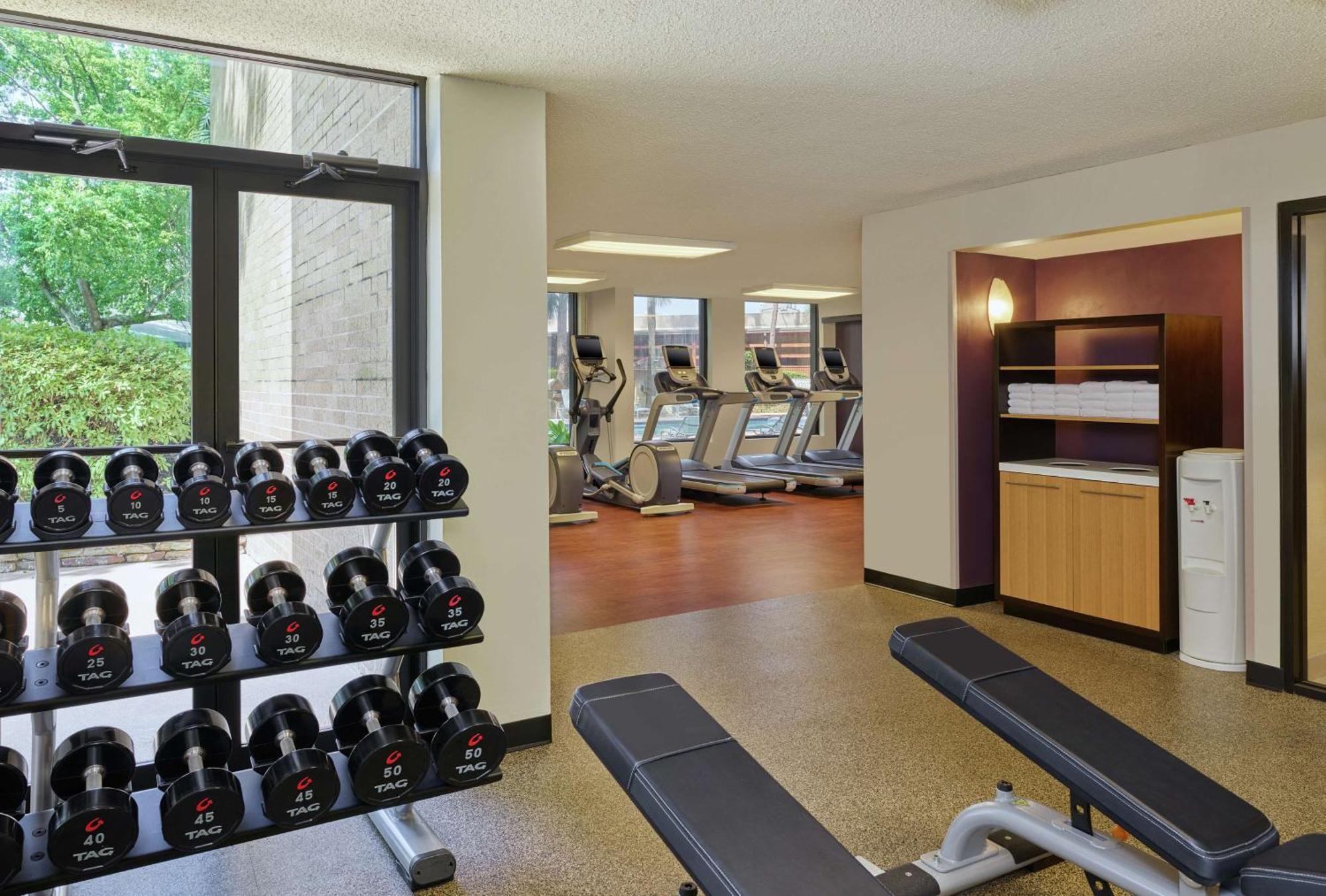 Hotel Doubletree By Hilton Houston Intercontinental Airport Exterior foto
